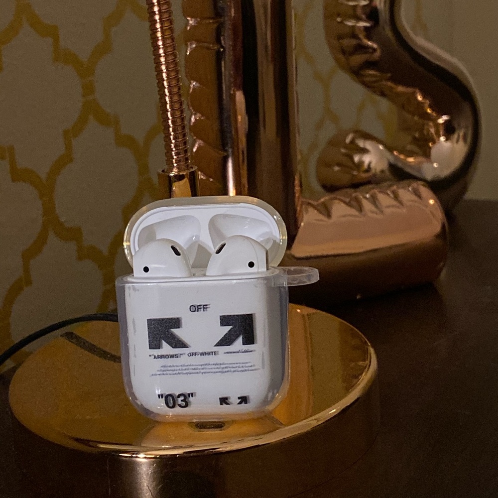 Apple AirPod case off white clear silicone